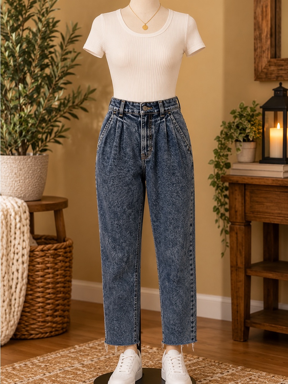 Hollister Ultra High Rise Mom Jeans 27 Pleated Vintage Wash Raw Hem